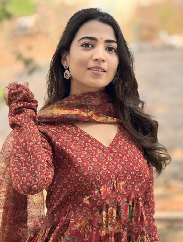 Women Viscose Printed Anarkali Kurta And Pant With Dupatta Set - Image 2