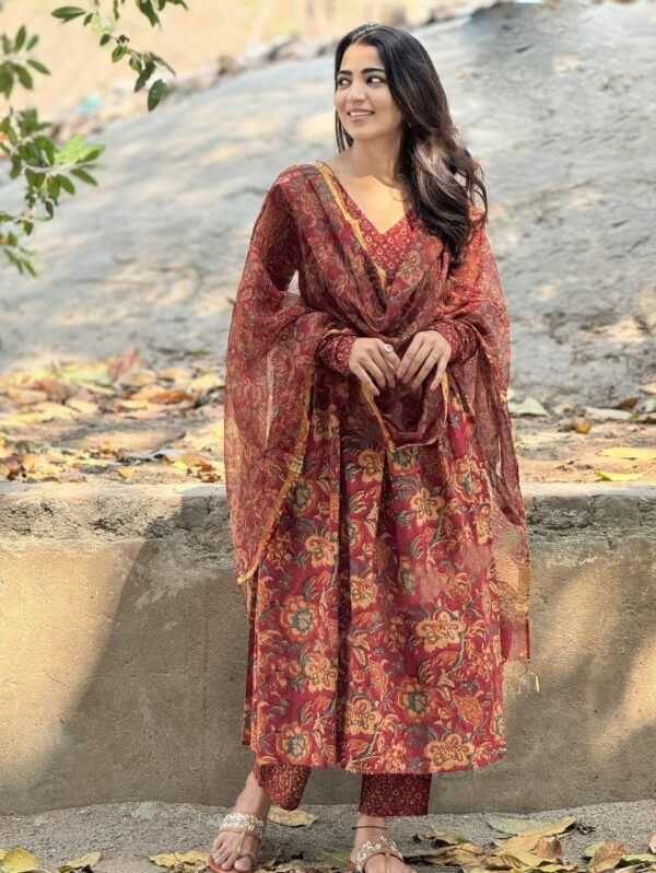Women Viscose Printed Anarkali Kurta And Pant With Dupatta Set - Image 4